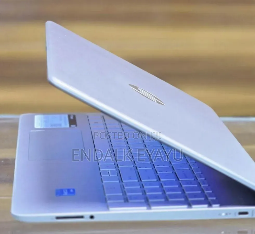 New Laptop HP 8GB Intel Core i3 SSD 256GB