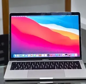 New Laptop Apple MacBook Pro 2019 16GB Intel Core i7 SSD 256GB