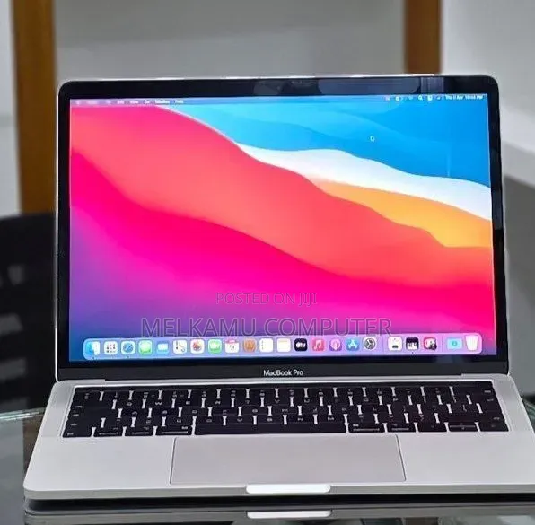 New Laptop Apple MacBook Pro 2019 16GB Intel Core i7 SSD 256GB