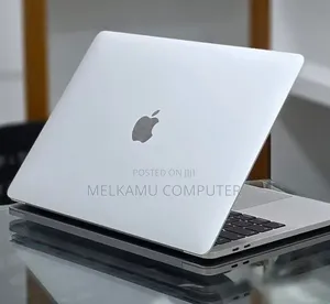 New Laptop Apple MacBook Pro 2019 16GB Intel Core i7 SSD 256GB