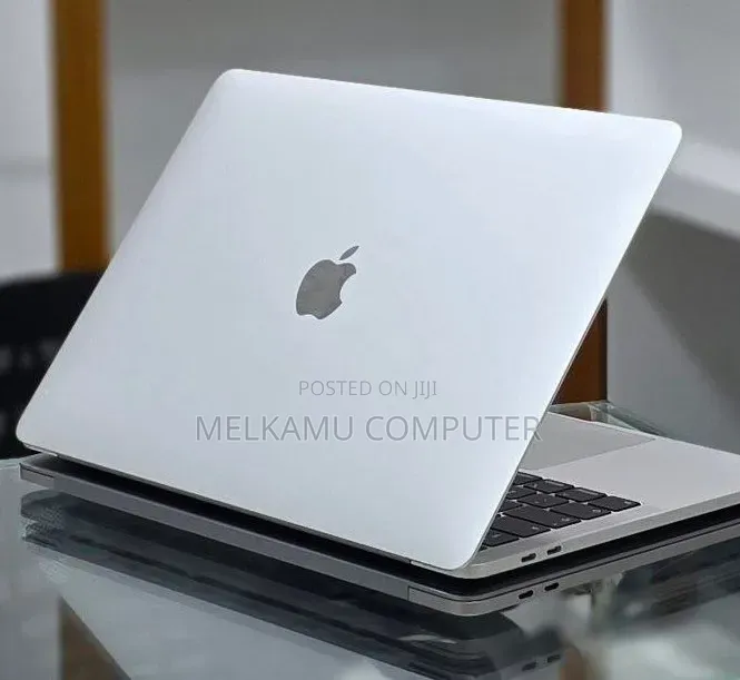 New Laptop Apple MacBook Pro 2019 16GB Intel Core i7 SSD 256GB