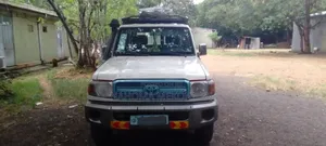 Toyota Land Cruiser 2013 White