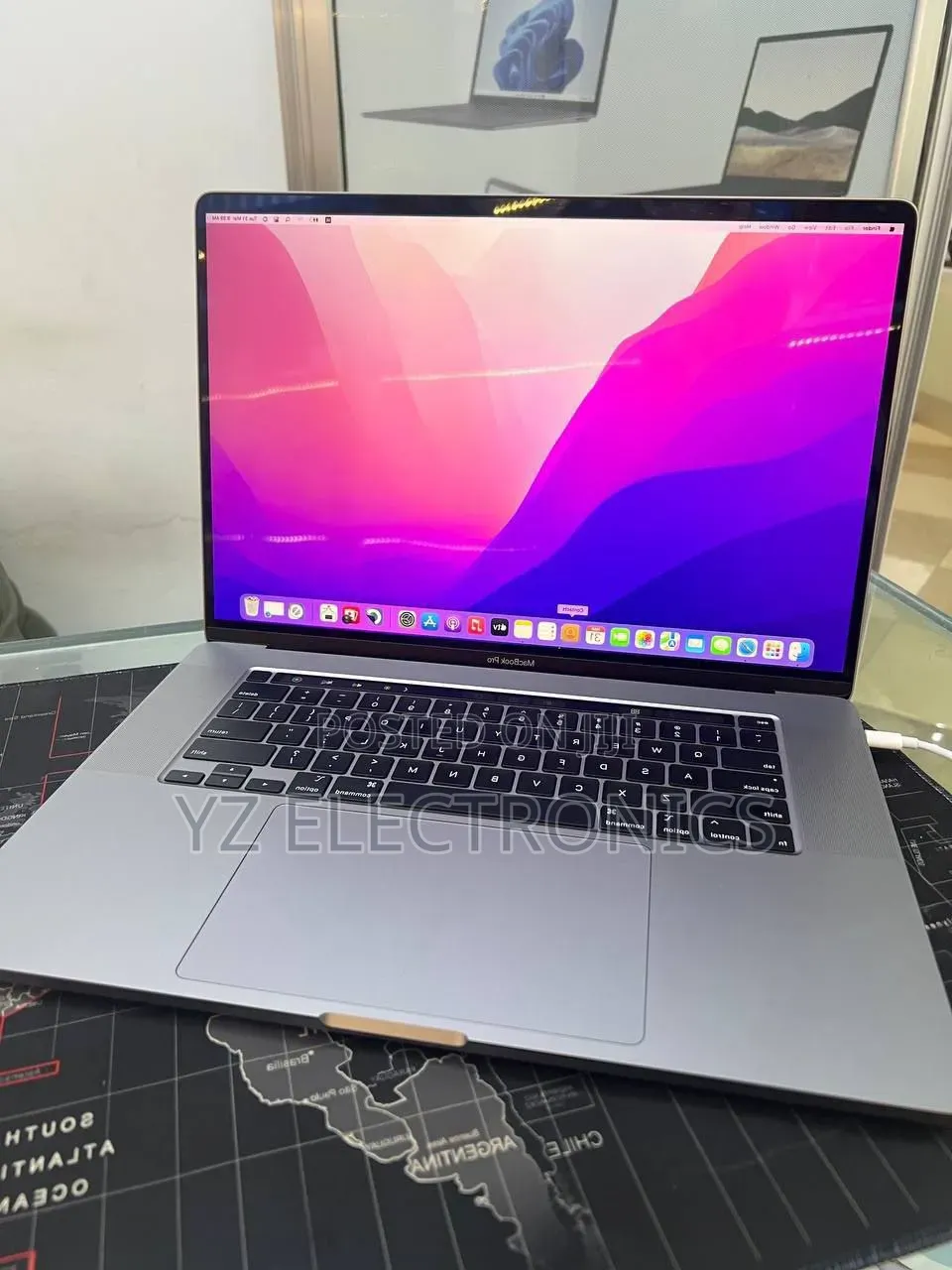 New Laptop Apple MacBook Pro 2019 32GB Intel Core i9 SSD 512GB