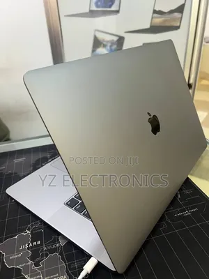 New Laptop Apple MacBook Pro 2019 32GB Intel Core i9 SSD 512GB