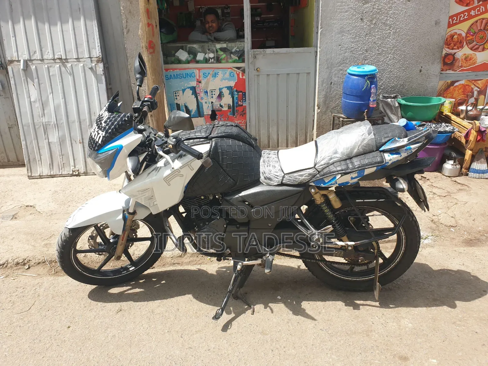 TVS Apache 180 RTR 2016 White