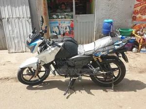 TVS Apache 180 RTR 2016 White