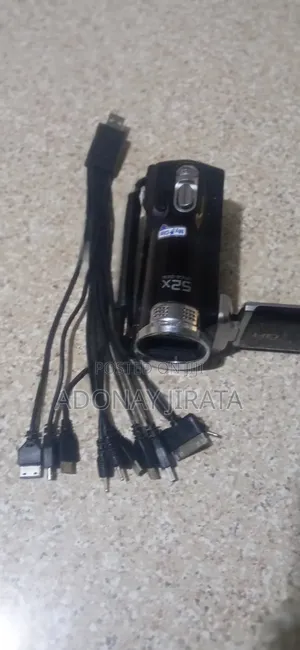 Samsung Digital Camera With Charger and Adapter