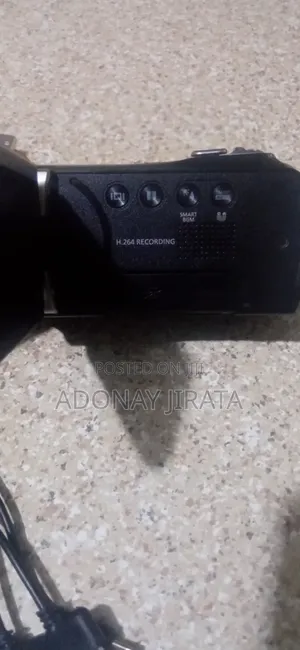 Samsung Digital Camera With Charger and Adapter