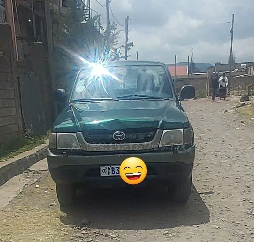 Toyota Hilux 2003 Green