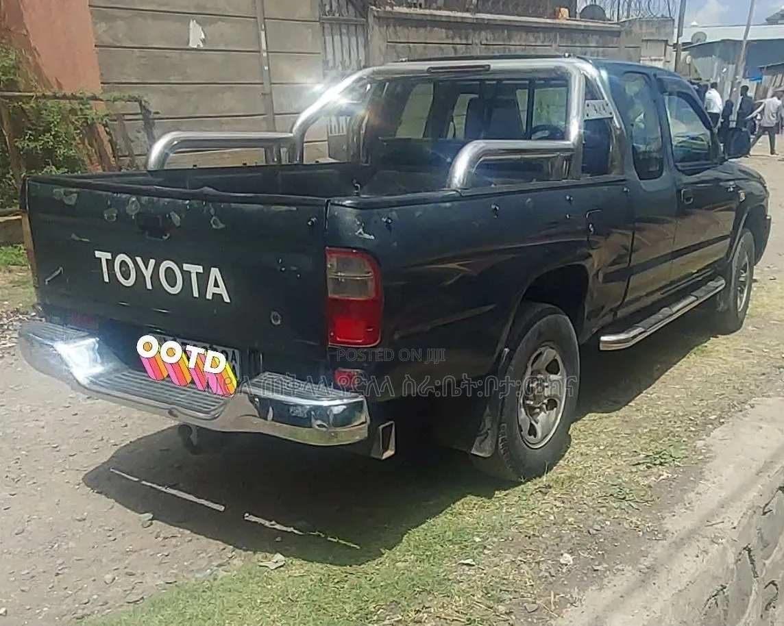 Toyota Hilux 2003 Green