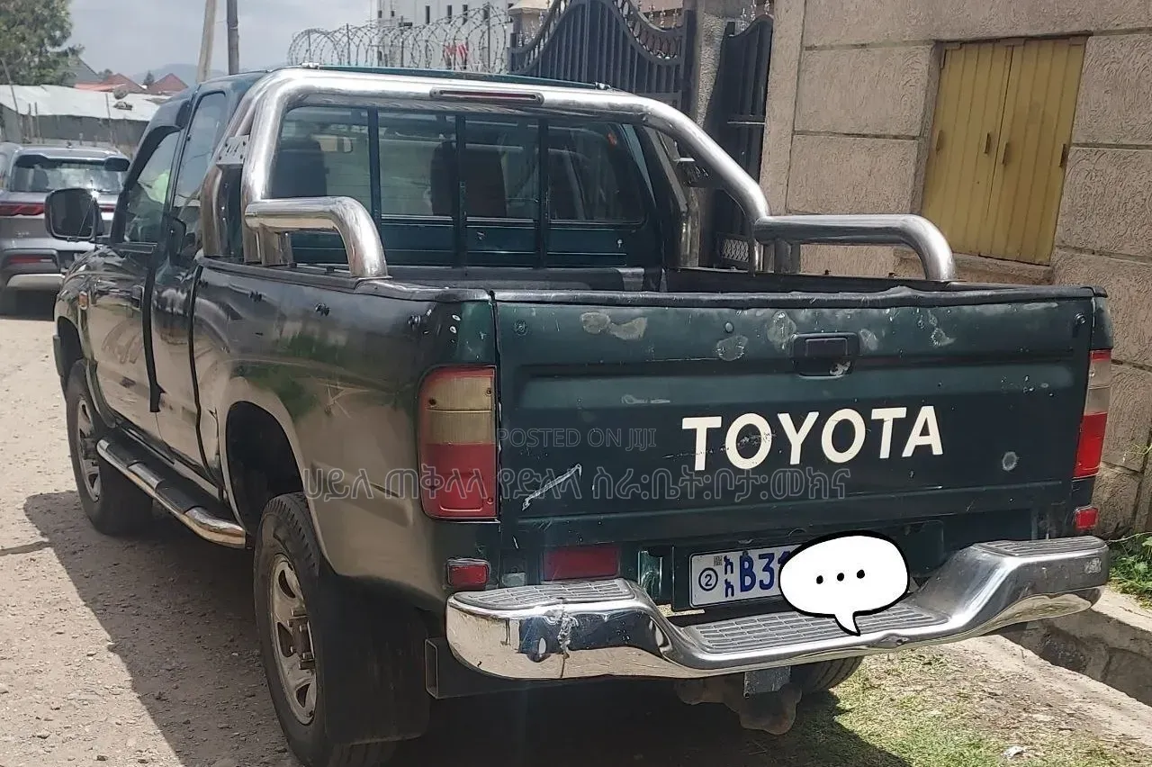 Toyota Hilux 2003 Green