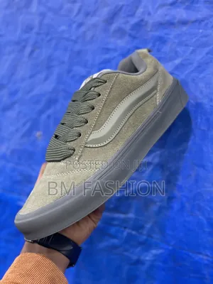 Vans Low-Top - Premium Suede