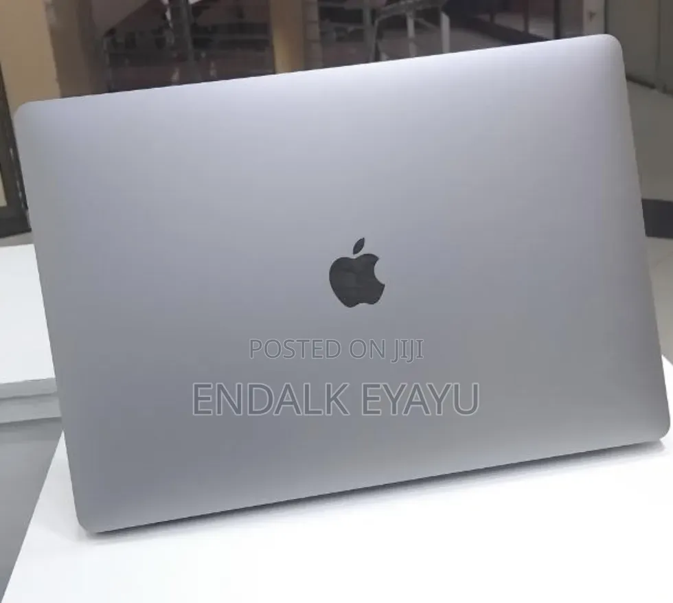 New Laptop Apple MacBook Pro 2017 16GB Intel Core i7 SSD 512GB