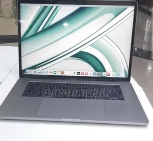New Laptop Apple MacBook Pro 2017 16GB Intel Core i7 SSD 512GB