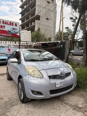 Toyota Yaris 2010 Silver