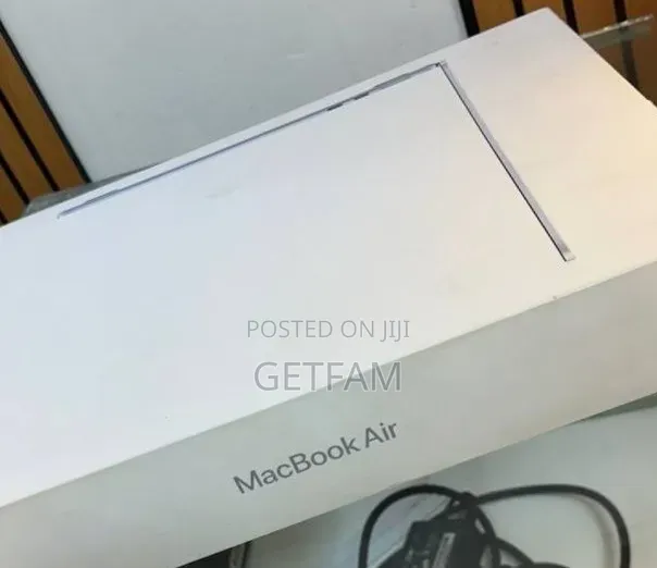 New Laptop Apple MacBook Air 2025 M4 13-inch 16GB Apple M4 SSD 256GB