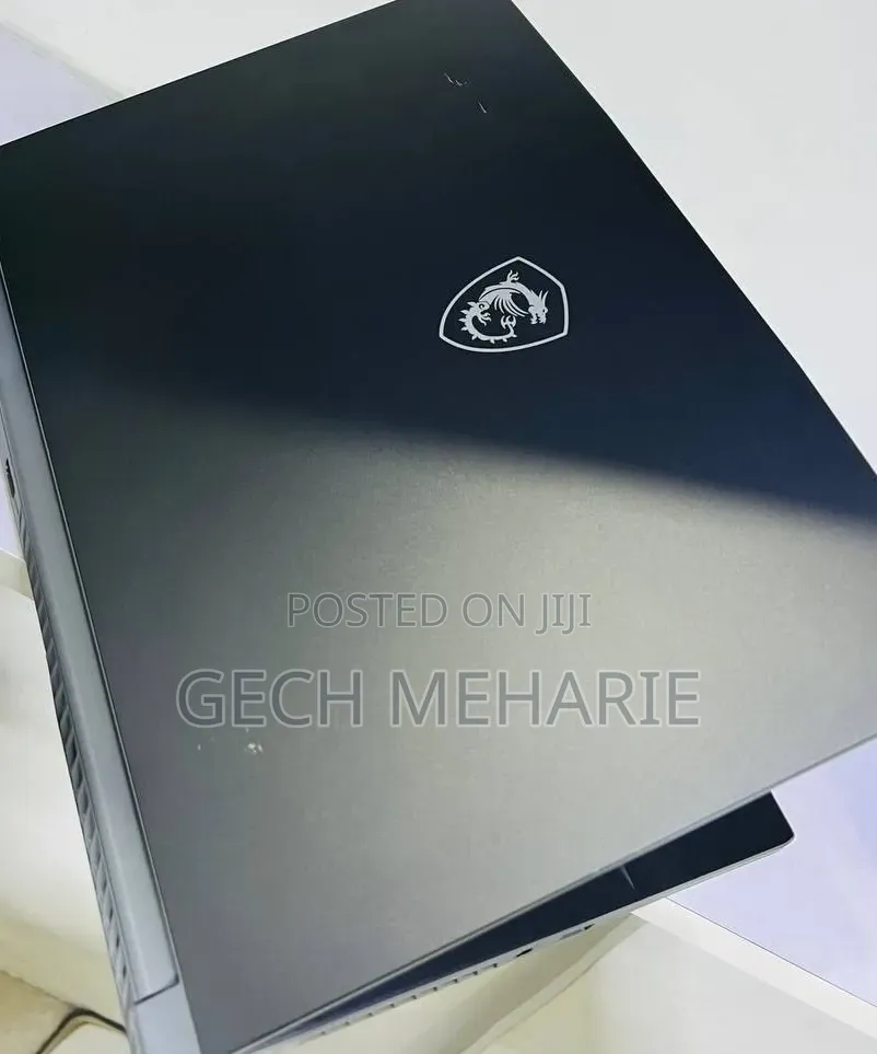 New Laptop MSI GS65 Stealth Thin 8RE 16GB Intel Core i5 SSD 512GB