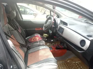 Toyota Yaris Base Hatchback 5dr 2011 Gray