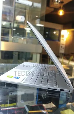 New Laptop HP Envy x360 16GB Intel Core i5 SSD 512GB