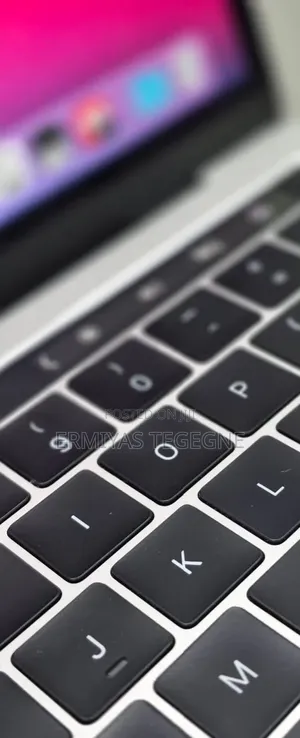 New Laptop Apple MacBook Pro M1 16GB Intel Core i7 SSD 512GB