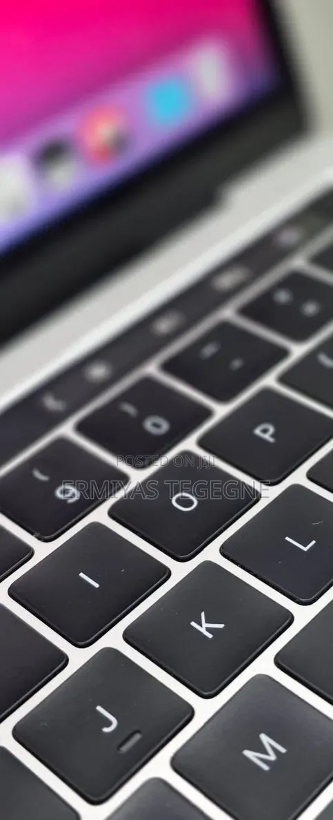New Laptop Apple MacBook Pro M1 16GB Intel Core i7 SSD 512GB