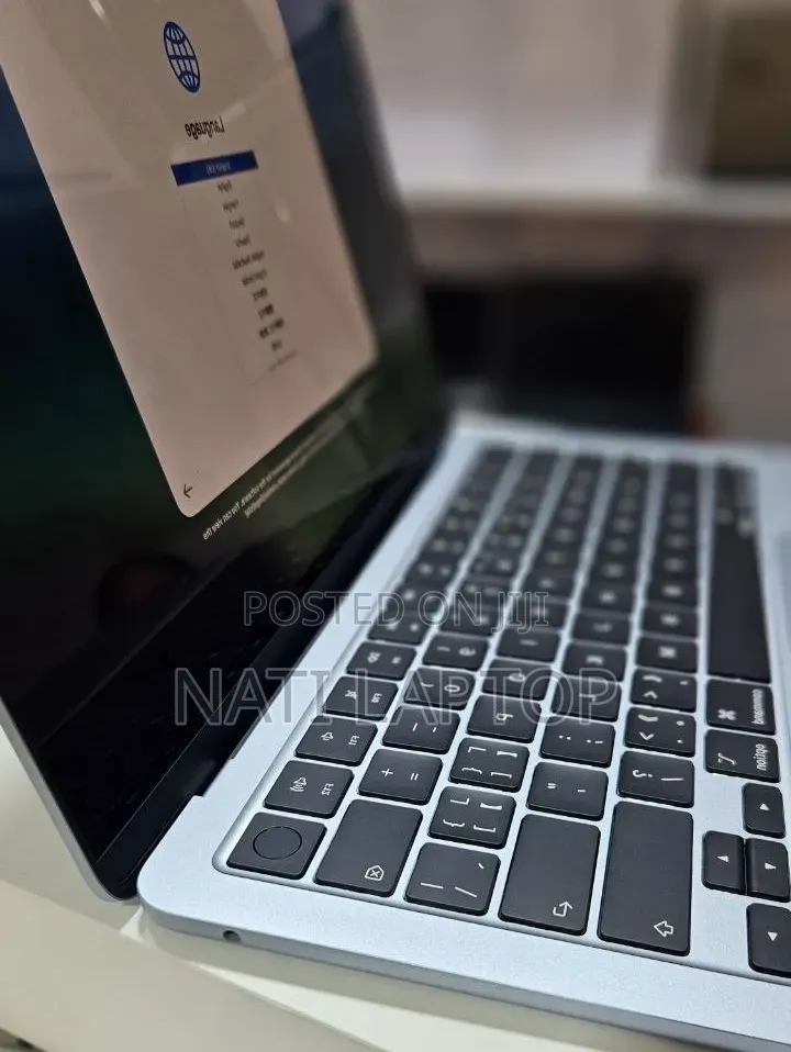 New Laptop Apple MacBook Air 2025 M4 13-inch 16GB Apple M4 SSD 256GB