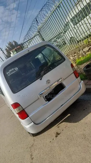 Toyota HiAce 2011 Silver