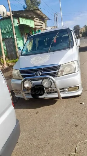 Toyota HiAce 2011 Silver