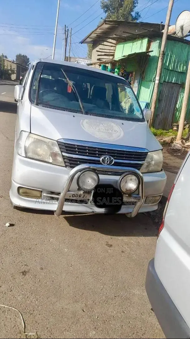 Toyota HiAce 2011 Silver