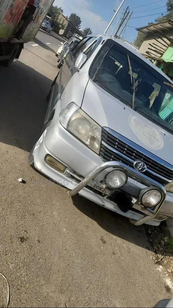 Toyota HiAce 2011 Silver