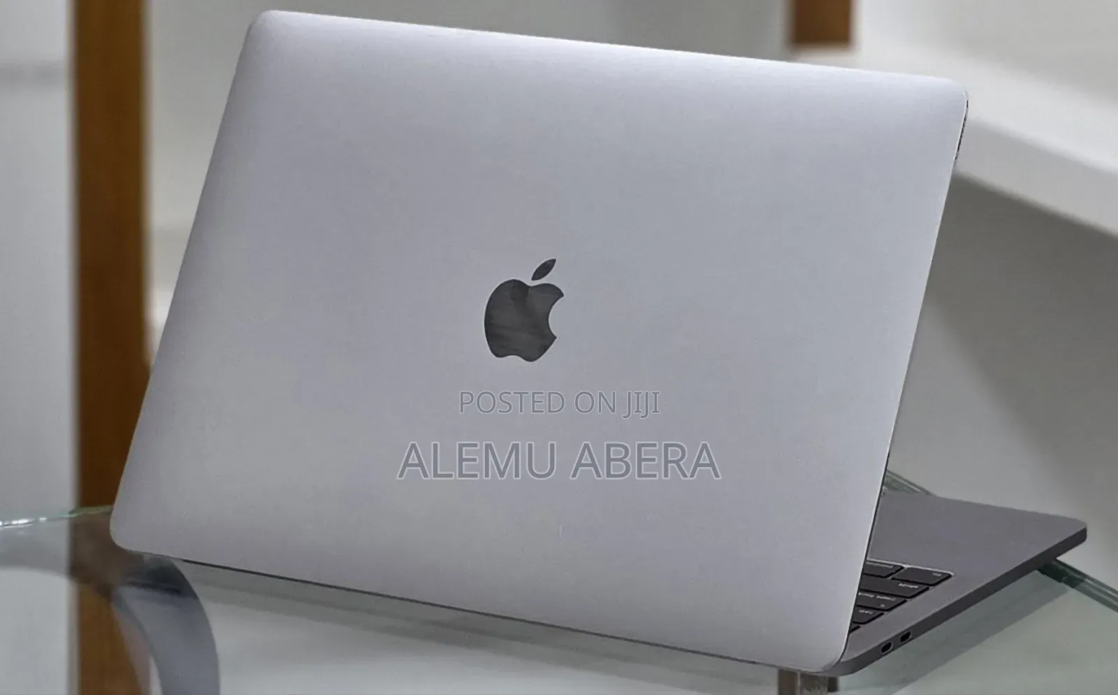 New Laptop Apple MacBook Pro 2019 16GB Intel Core i7 SSD 256GB
