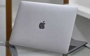 New Laptop Apple MacBook Pro 2019 16GB Intel Core i7 SSD 256GB