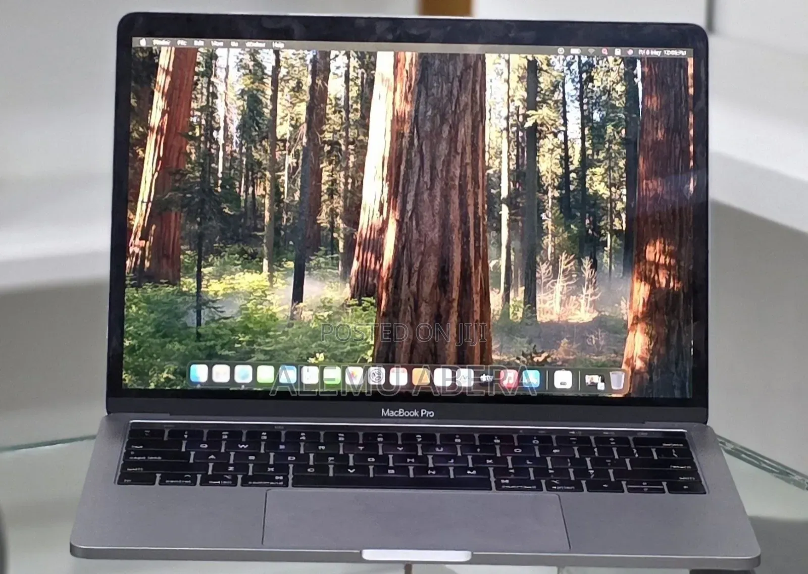 New Laptop Apple MacBook Pro 2019 16GB Intel Core i7 SSD 256GB