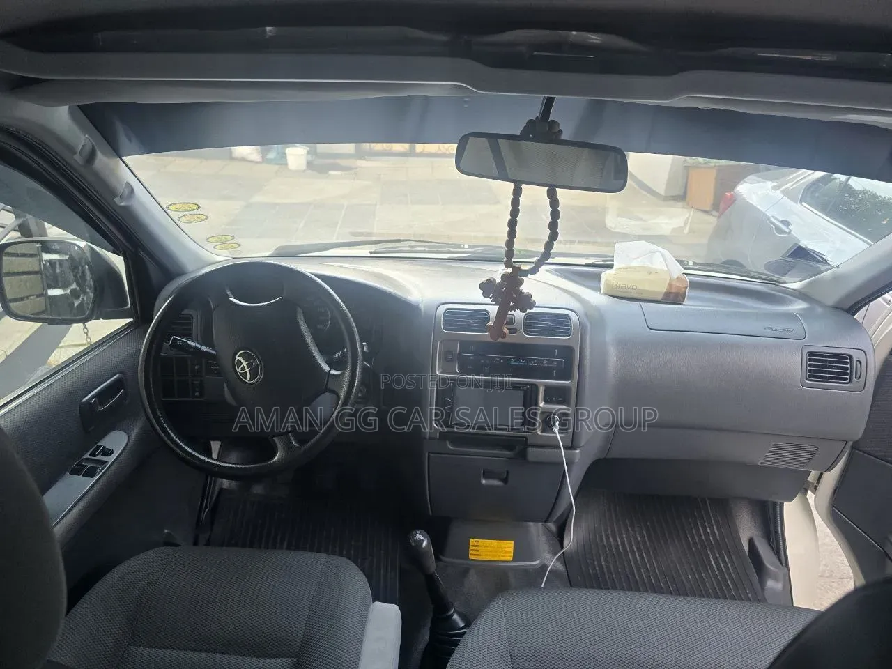 Toyota HiAce 2011 White