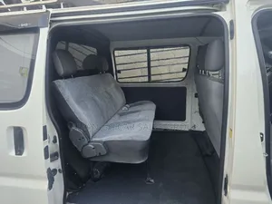 Toyota HiAce 2011 White