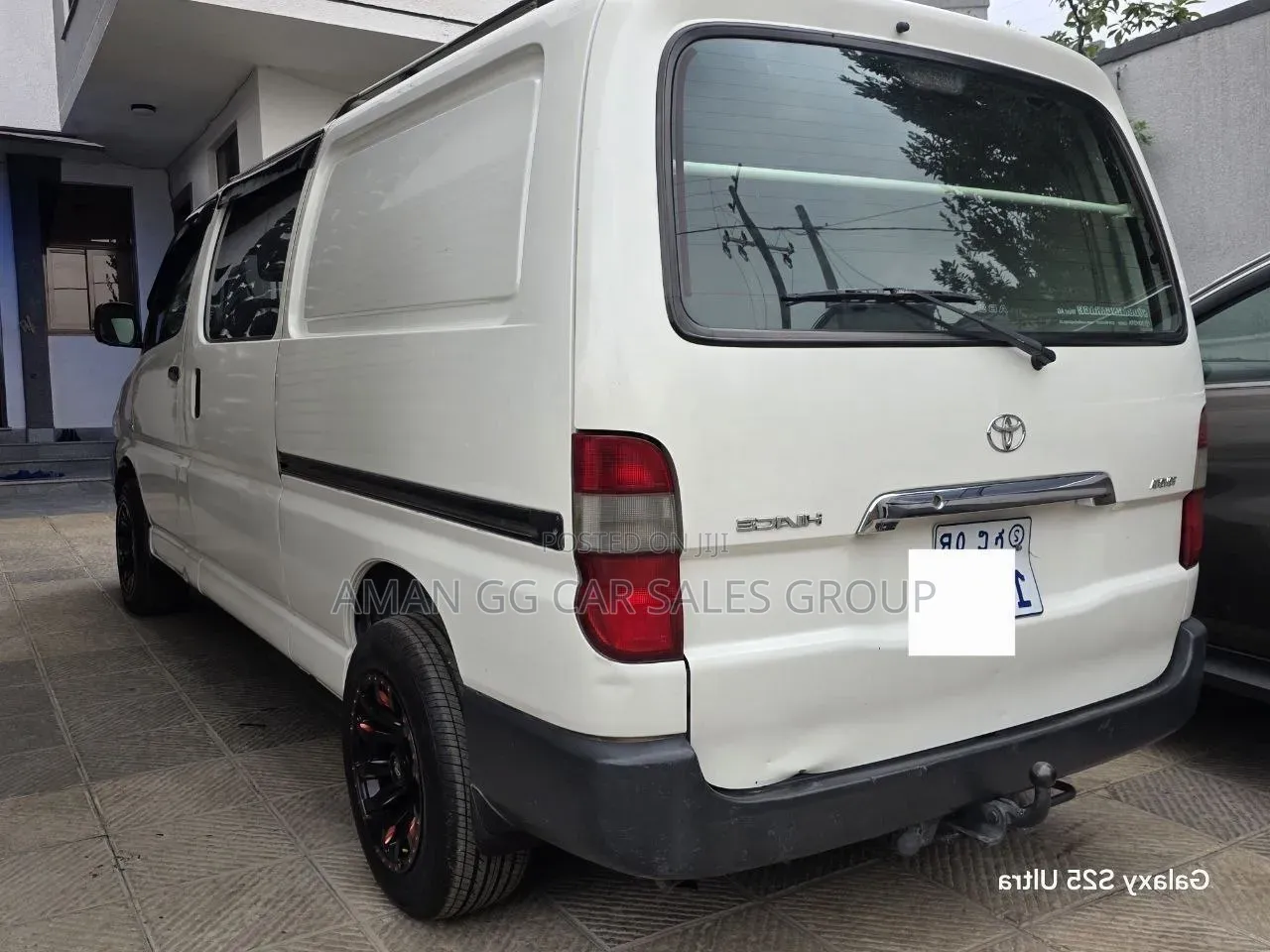 Toyota HiAce 2011 White
