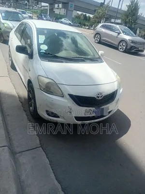 Toyota Yaris 2011 White
