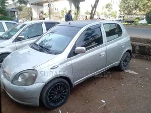 Toyota Vitz 2001 Silver