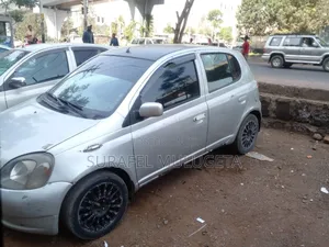 Toyota Vitz 2001 Silver