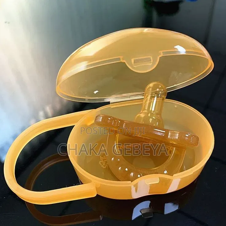 2‐Pack Silicone Pacifier – With Clip Case – Free Delivery