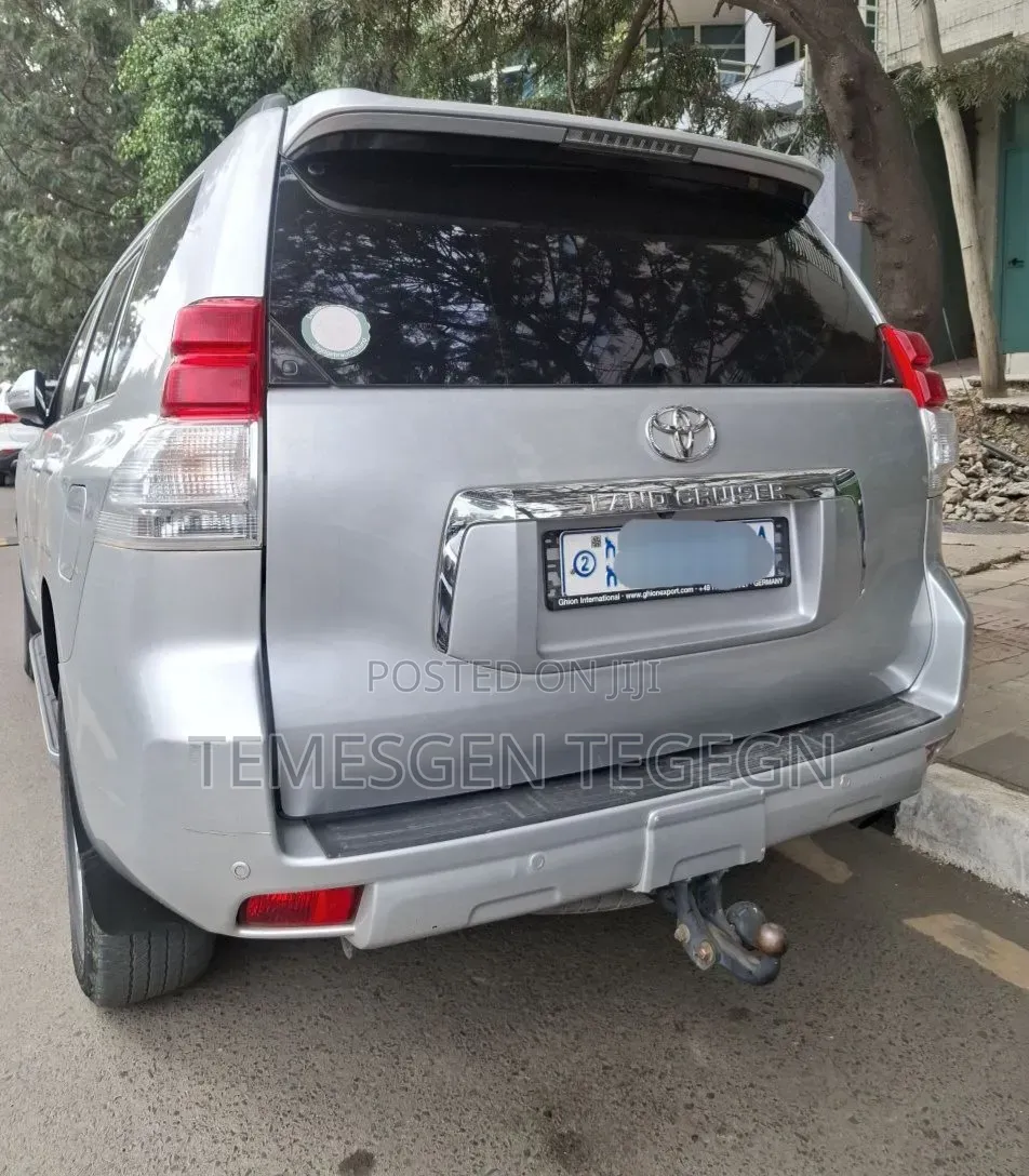 Toyota Land Cruiser 2012 Silver