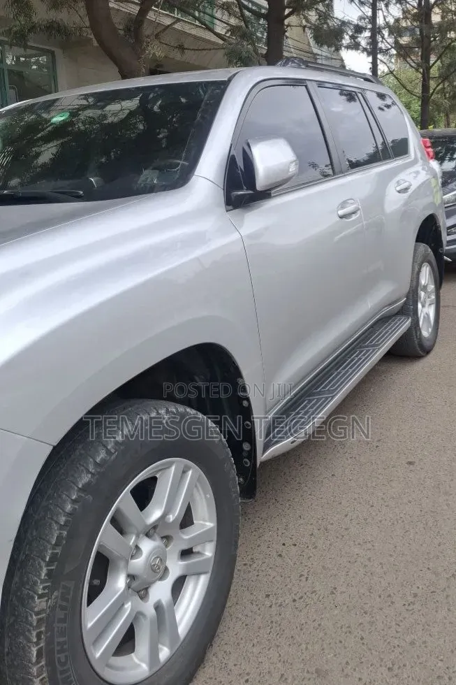 Toyota Land Cruiser 2012 Silver
