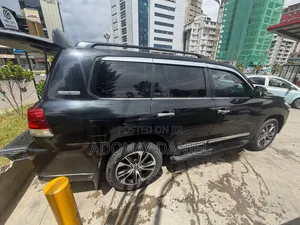 Toyota Land Cruiser 4.5 V8 VXR 2020 Black