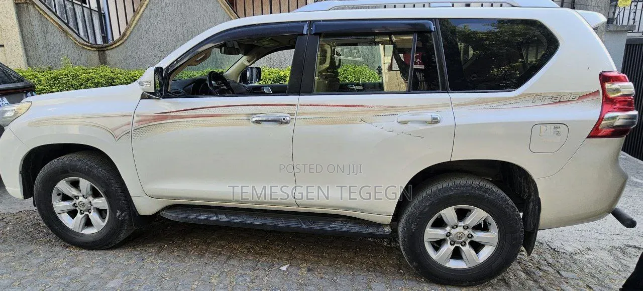 Toyota Land Cruiser 2015 White