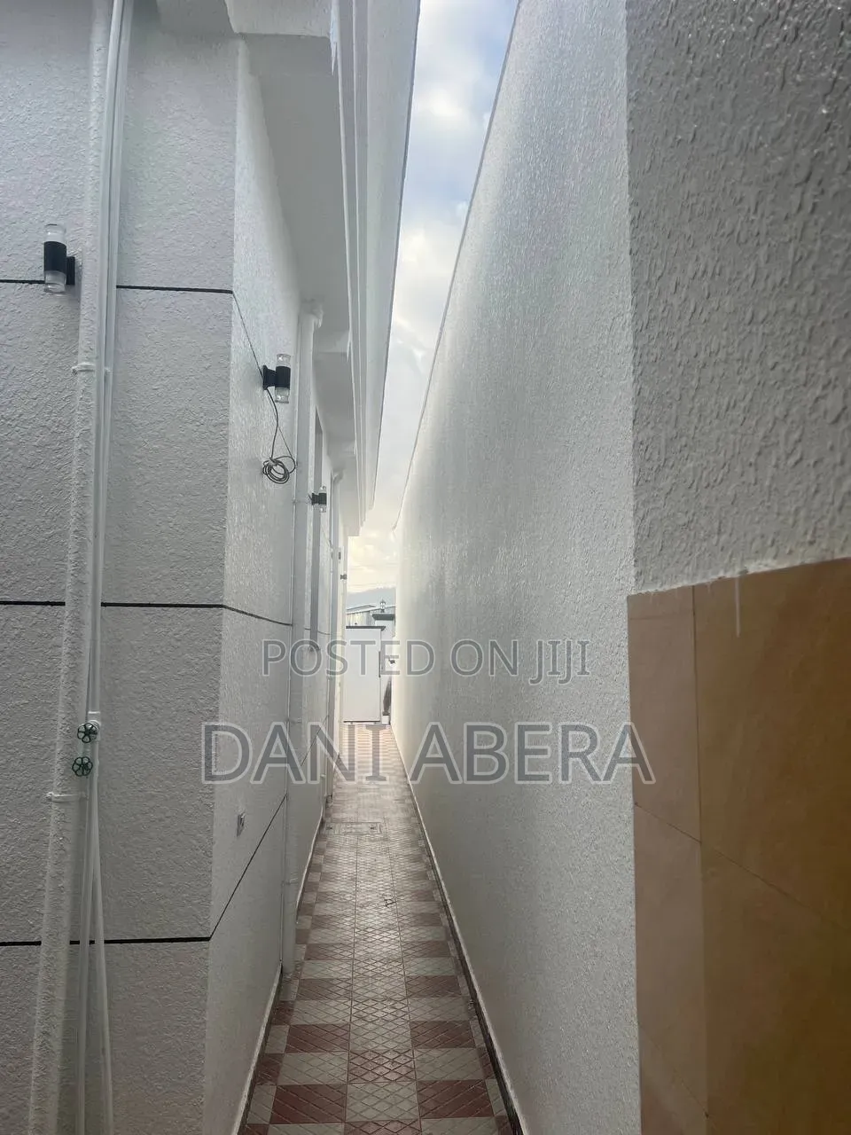 6bdrm Villa in Oromia-Finfinne for sale