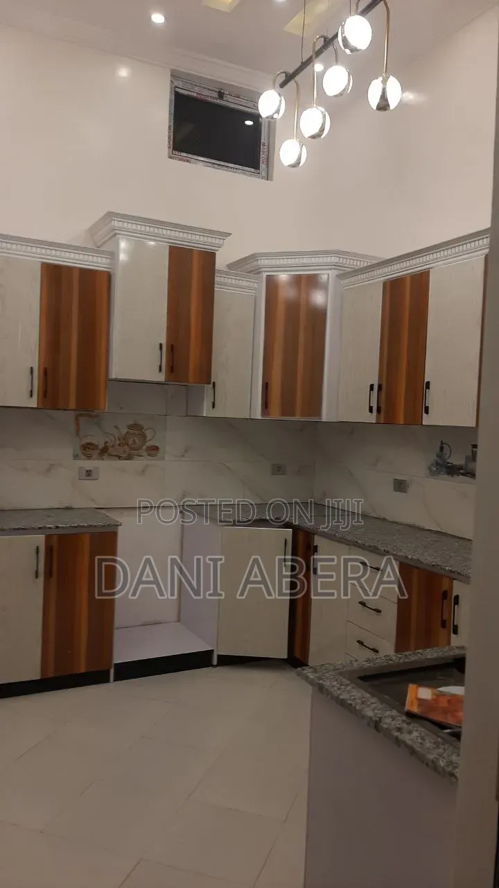 6bdrm Villa in Oromia-Finfinne for sale