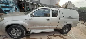 Toyota Hilux 2.7 VVT-i 4X4 SRX 2010 White