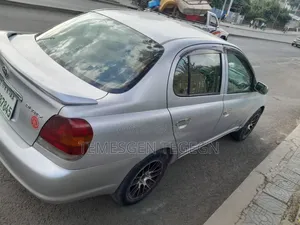 Toyota Platz 2004 Silver