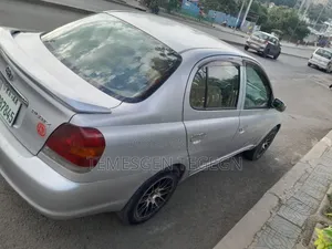 Toyota Platz 2004 Silver