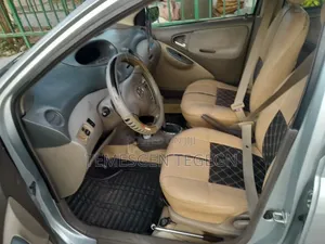 Toyota Platz 2004 Silver